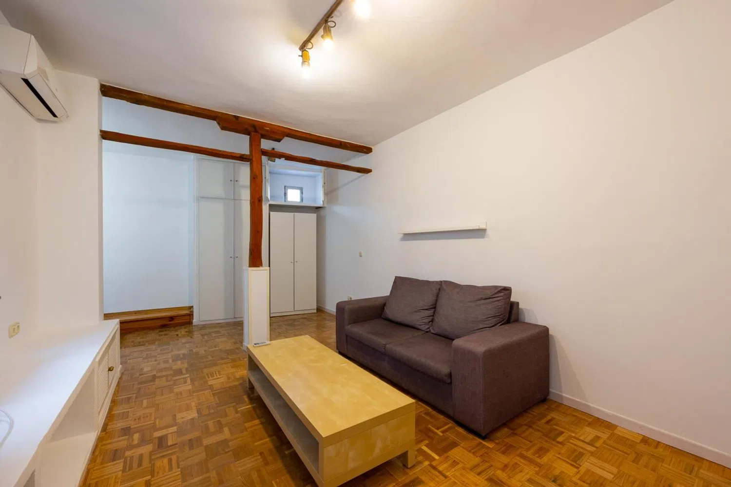 Piso en calle de Luchana - Foto 2