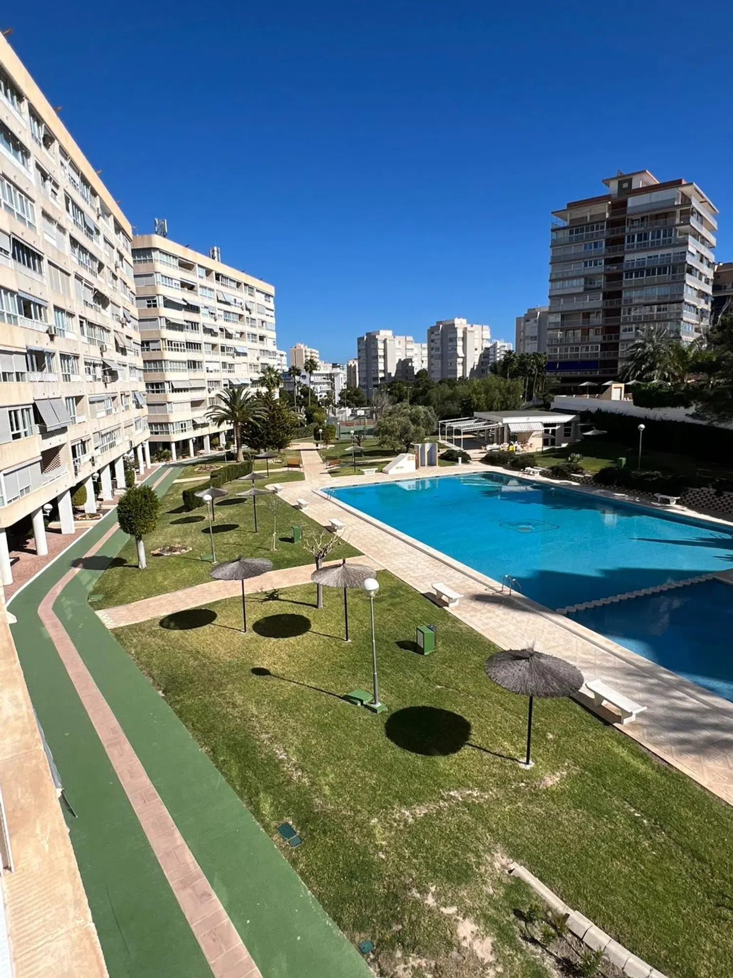 Piso en avenida de la Costa Blanca, 84