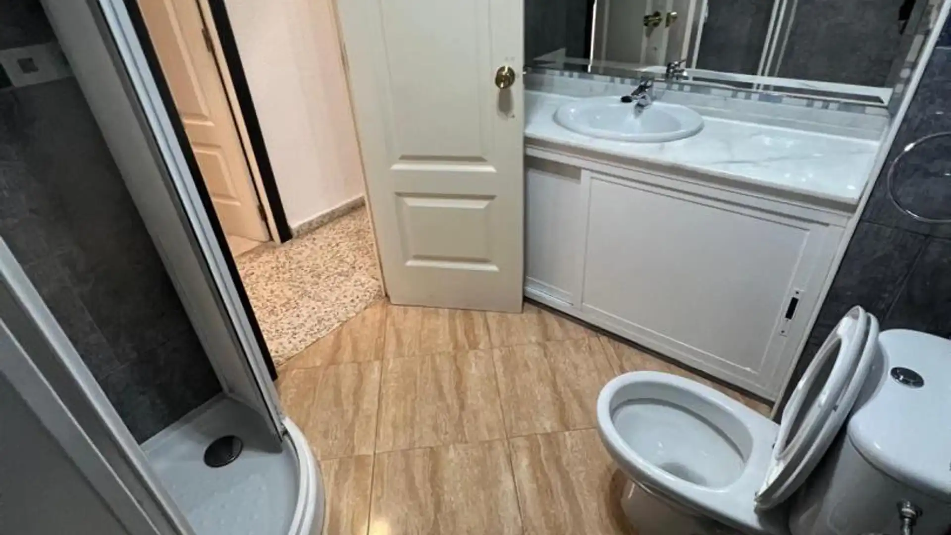 Piso en  Avenida de los Lirios Local - Foto 2