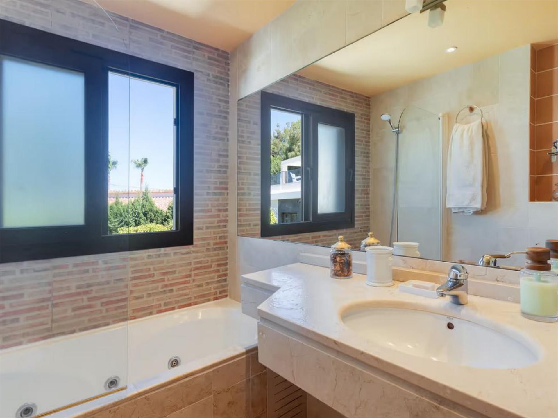 Chalet en  Avenida Carmen Sevilla 11 - Foto 12