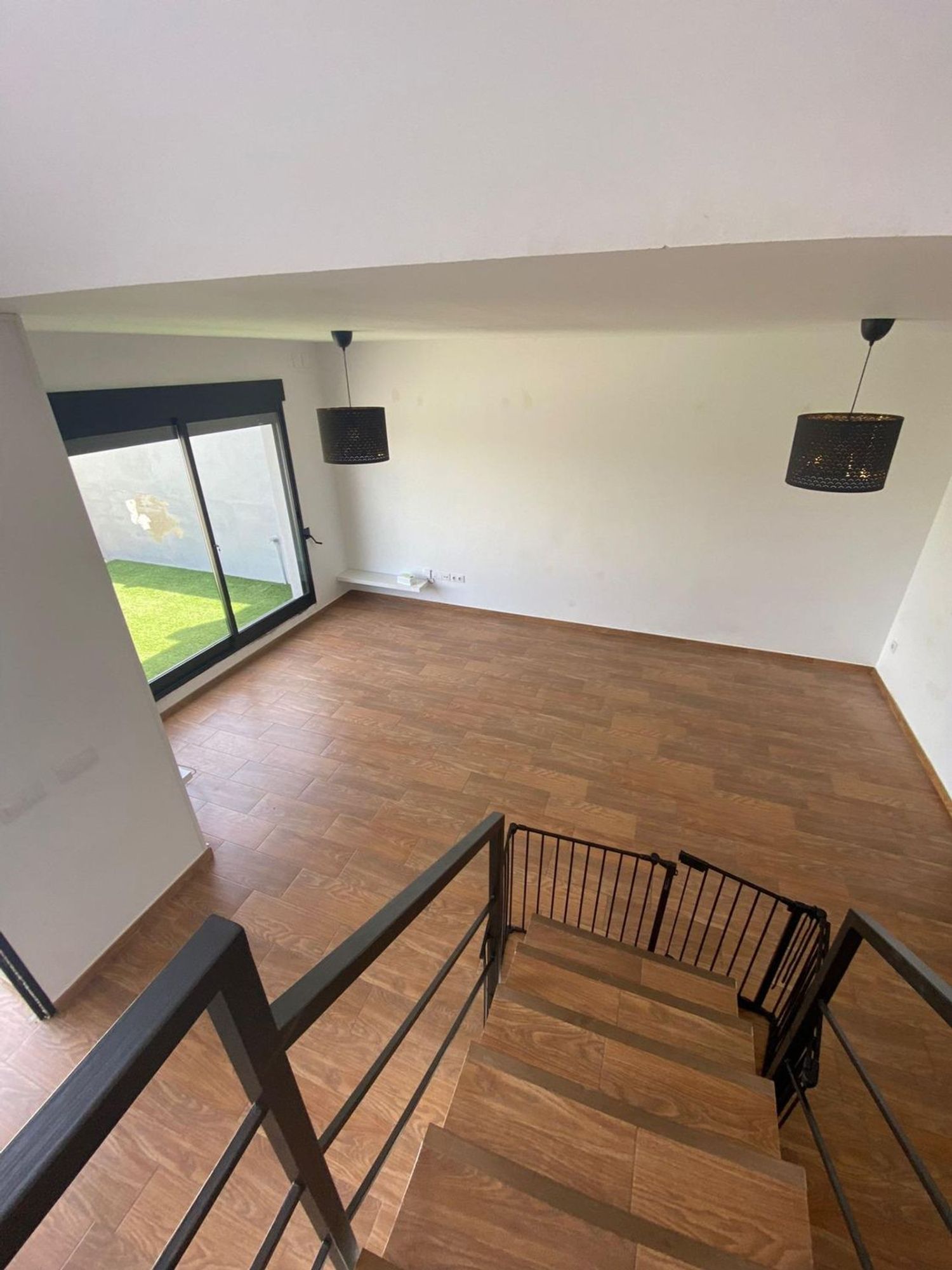 Chalet pareado en Calle Riu Turia - Foto 4
