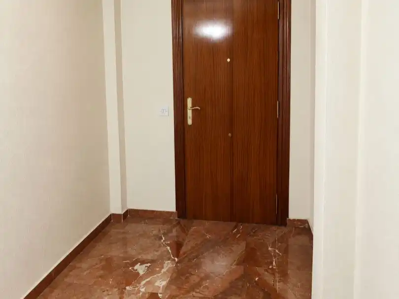 Piso en  Calle Pintor Zuloaga 14 - Foto 8