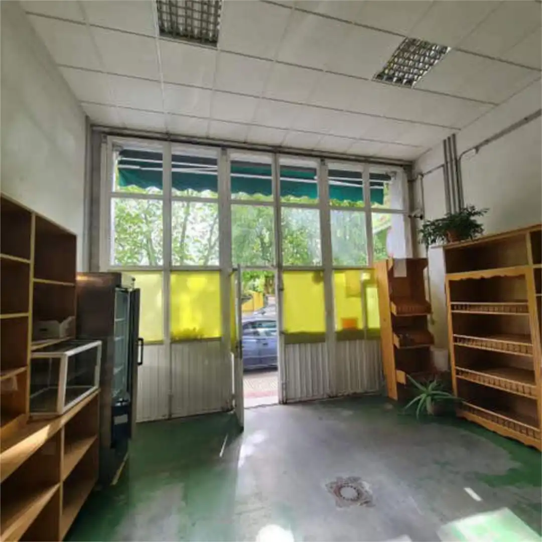 Local comercial en Milagrosa - Foto 2