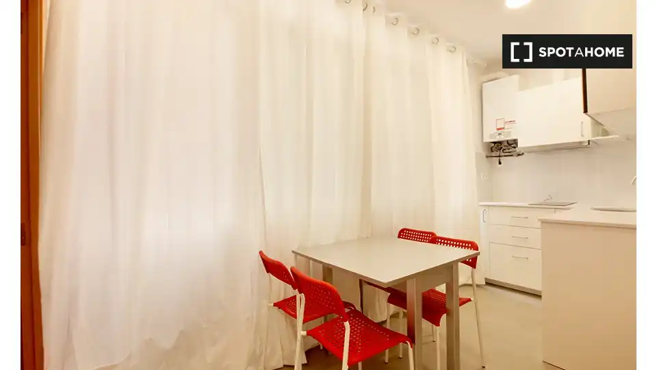 Piso en L'Hospitalet de Llobregat - Foto 3