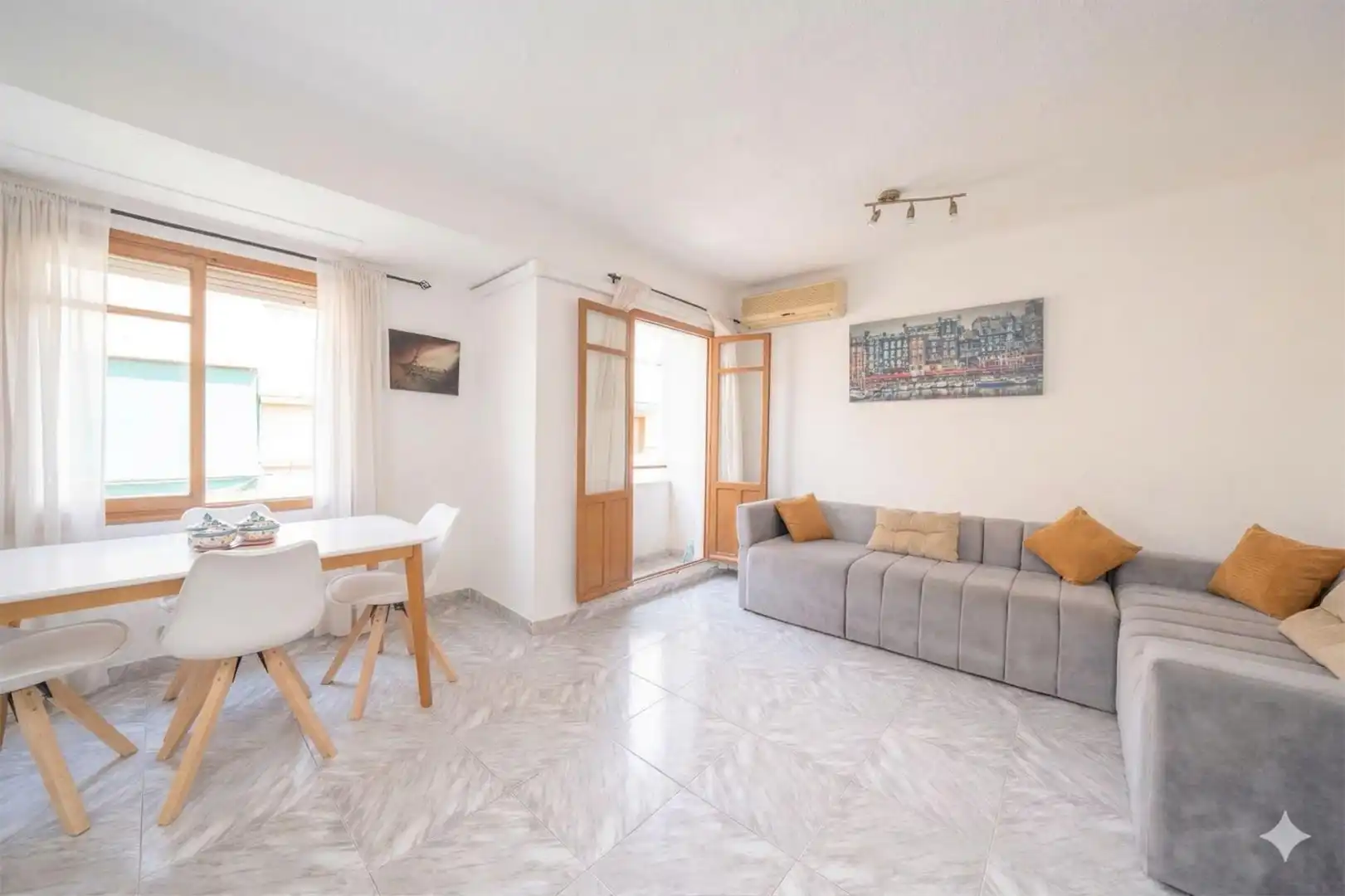 Piso en  Carrer Francisco Giner de los Ríos 9 - Foto 1