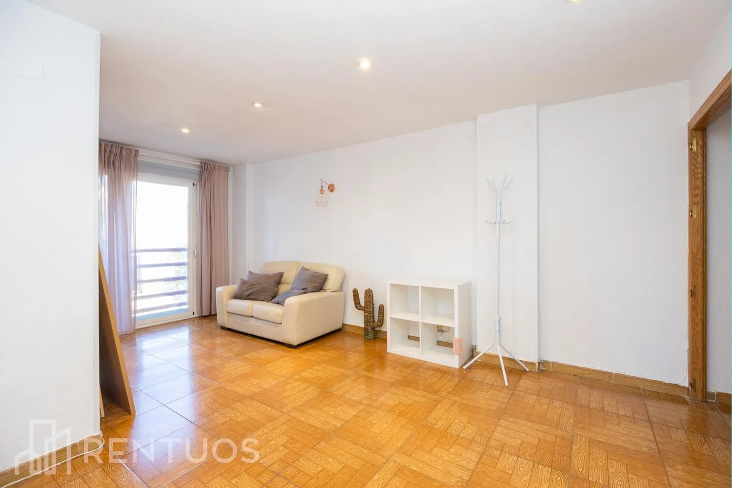 Piso en calle de Ramón Gómez de la Serna - Foto 2