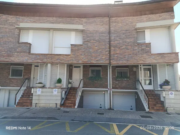 Chalet adosado en Ronda de las Ripas, 30 - Foto 1