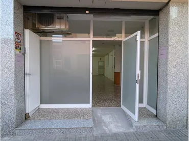 Local comercial en Terrassa - Foto 2