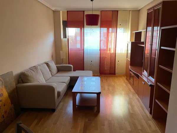 Piso en calle Artuŕo Soria, 2