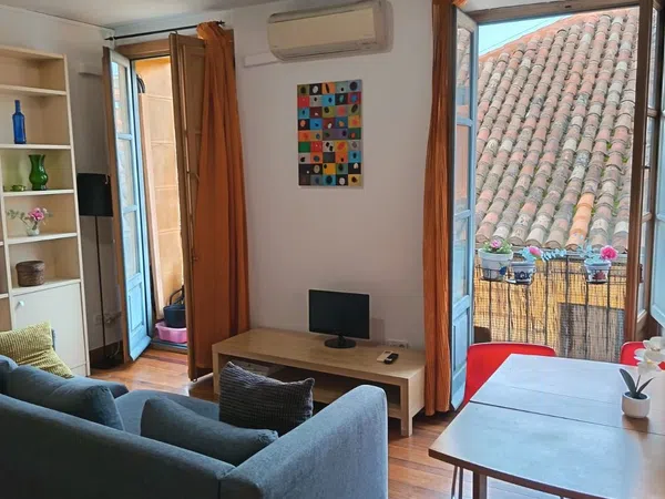 Estudio en calle Toro, 5