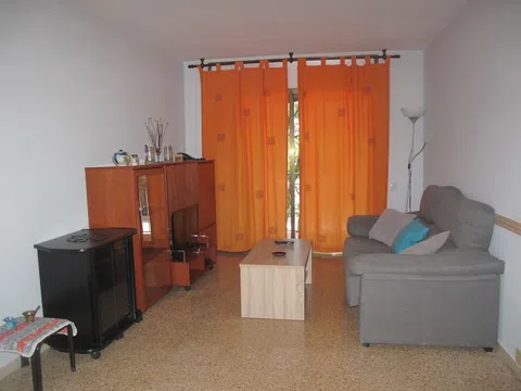 Piso en calle de la Selva, 90