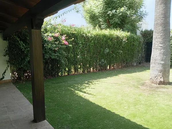 Chalet adosado en Urbanización el Ariscal, 1 - Foto 2