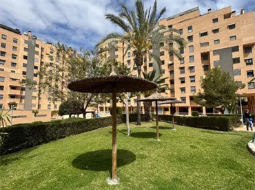 Piso en  Carrer Científico Jaime Santana 7 - Foto 3