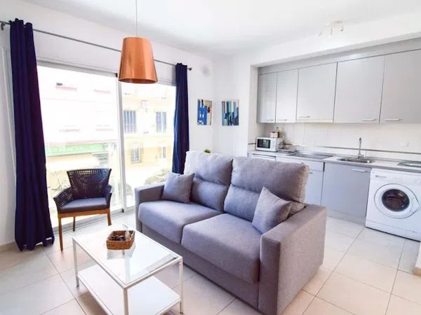 Estudio en avenida de Barcelona, 30