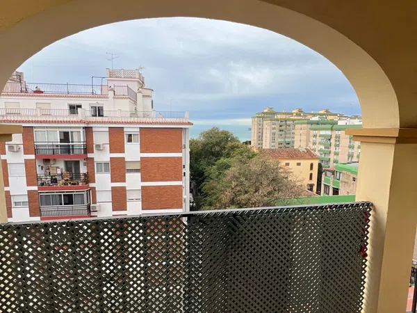Piso en Av Juan Sebastian Elcano, El Palo - Foto 2