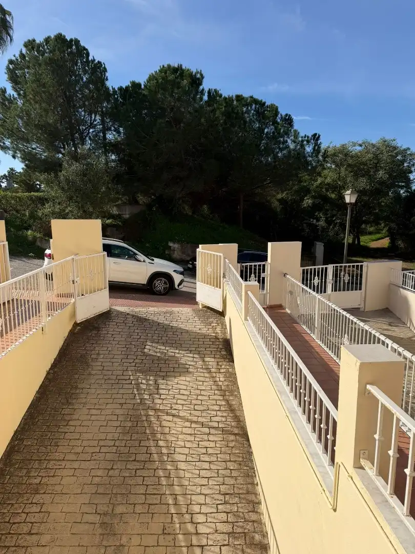 Casa adosada en  Avenida Pinos de los 18 - Foto 29