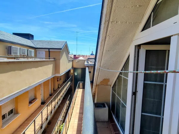 Piso en Calle Don Juan I, 12, San Isidro - Los Almendros - Foto 2