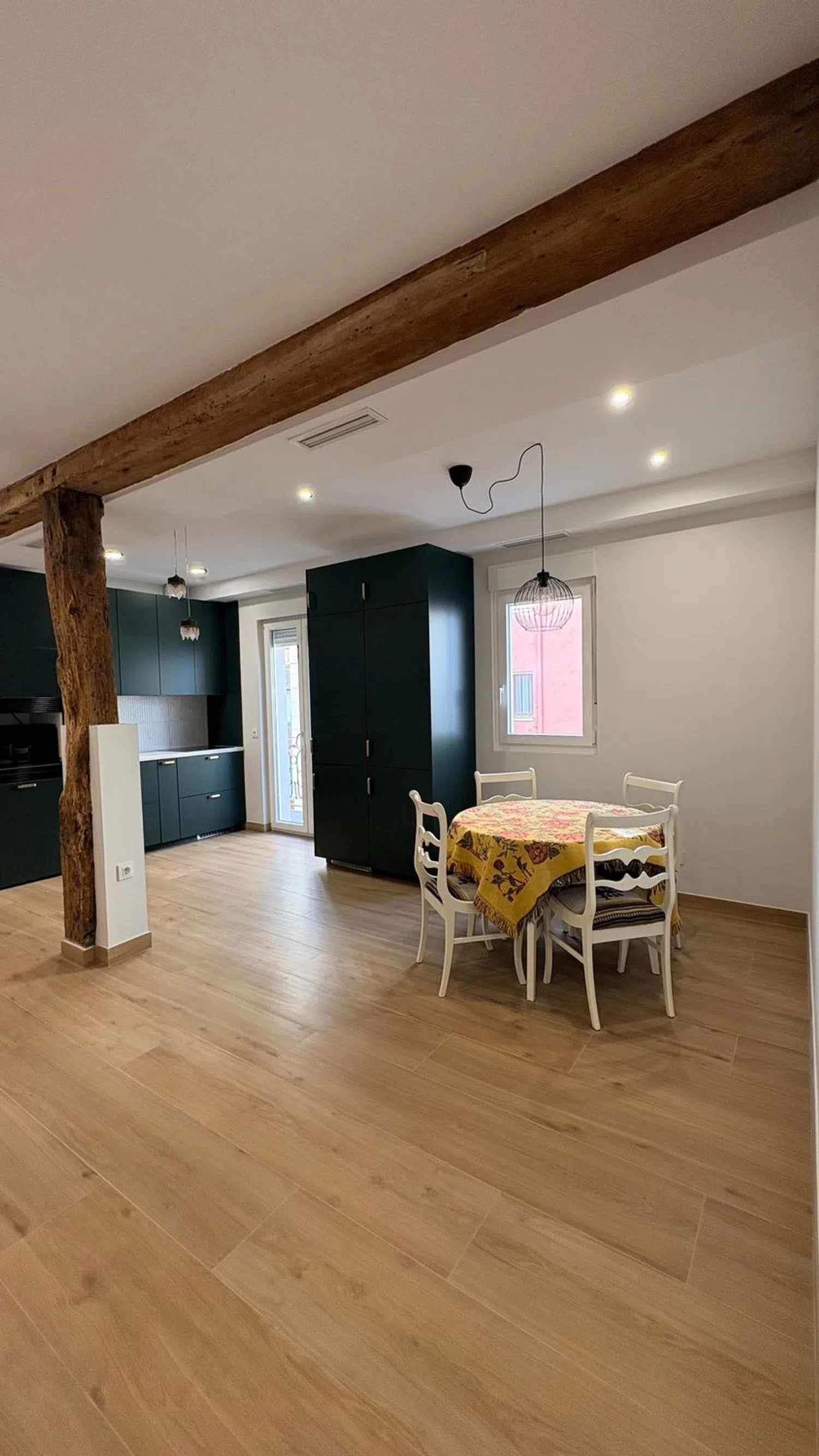 Piso en plaza de Numancia, 8