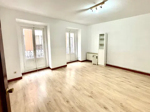 Piso en calle de San Bernardino, 4