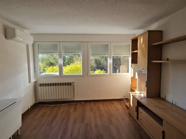 Piso en calle del Camino de los Vinateros, 152