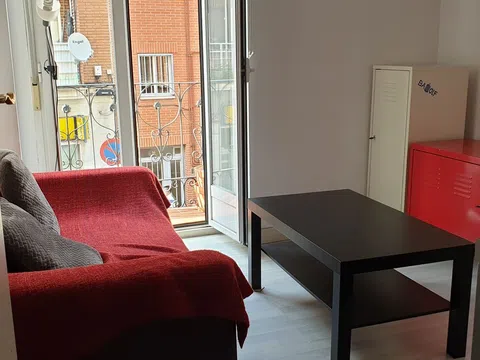 Estudio en calle de San Raimundo, 19