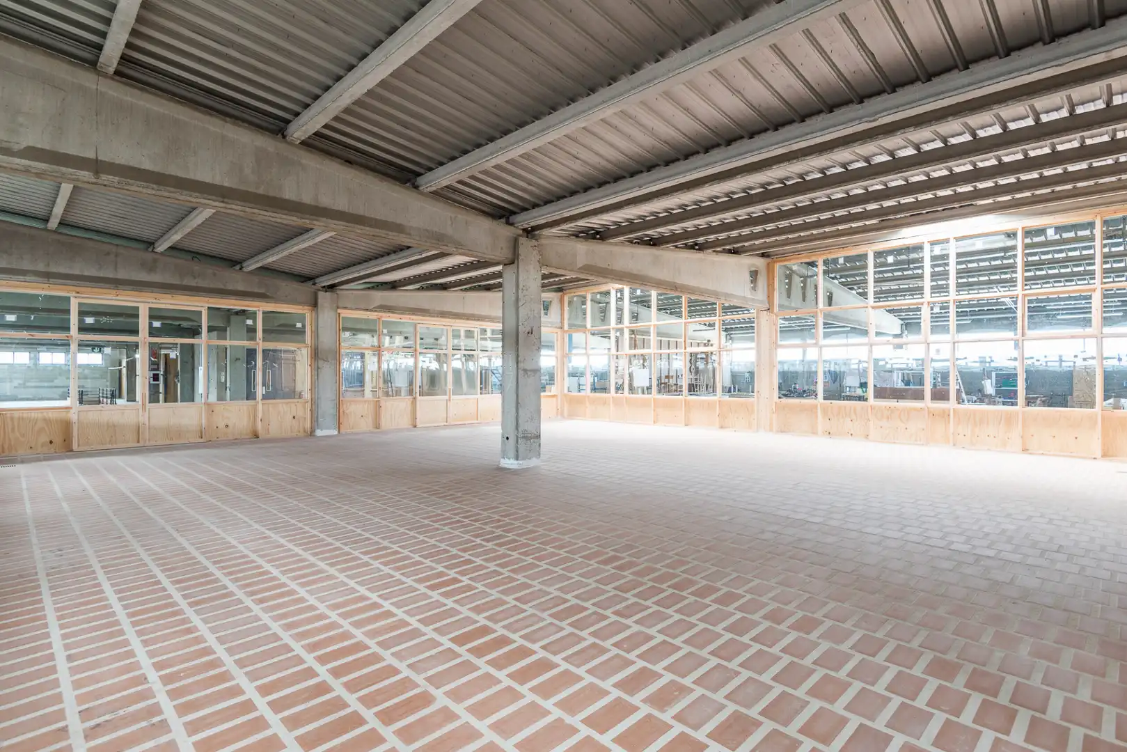 Local comercial en Cornellà de Llobregat - Foto 3
