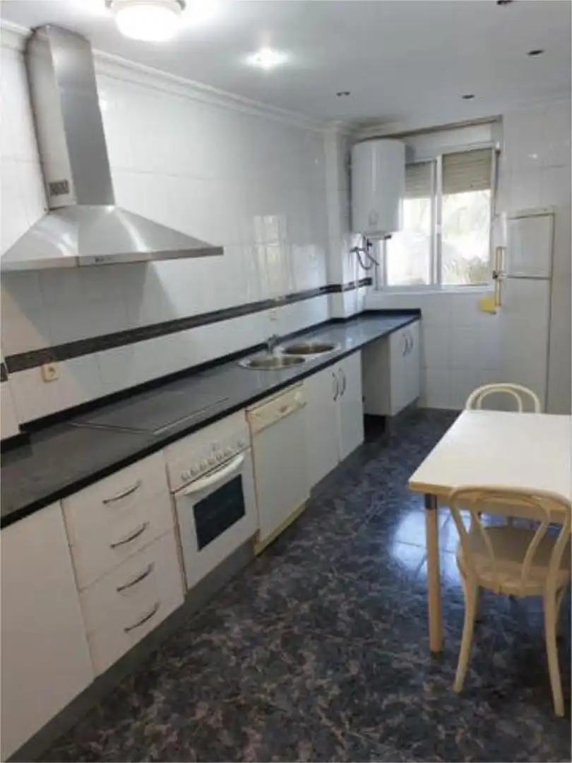 Piso en Rabesa, bloque detrás de farmacia - Foto 4