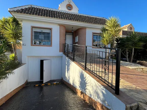 Casa independiente en Ramon Alonso Luzzy, 20 - Foto 1