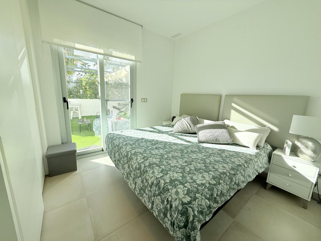 Planta baja en  Carrer d'Equador 22 - Foto 14