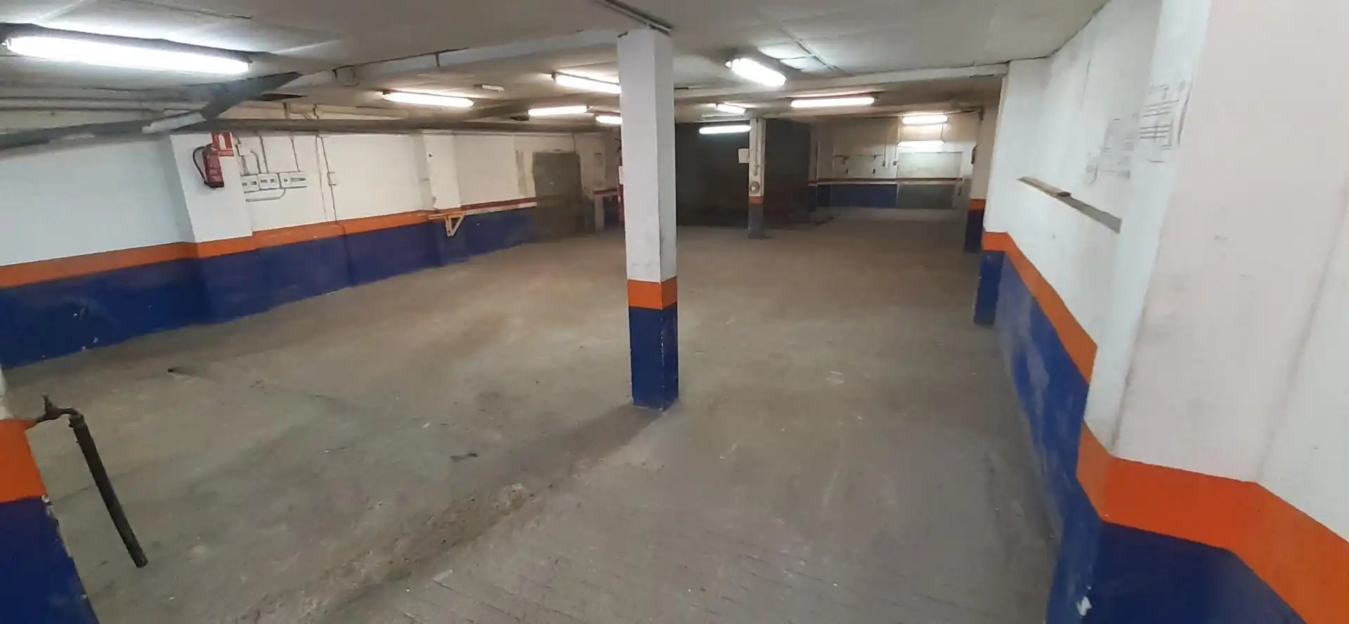 Local comercial en Cornellà de Llobregat - Foto 4