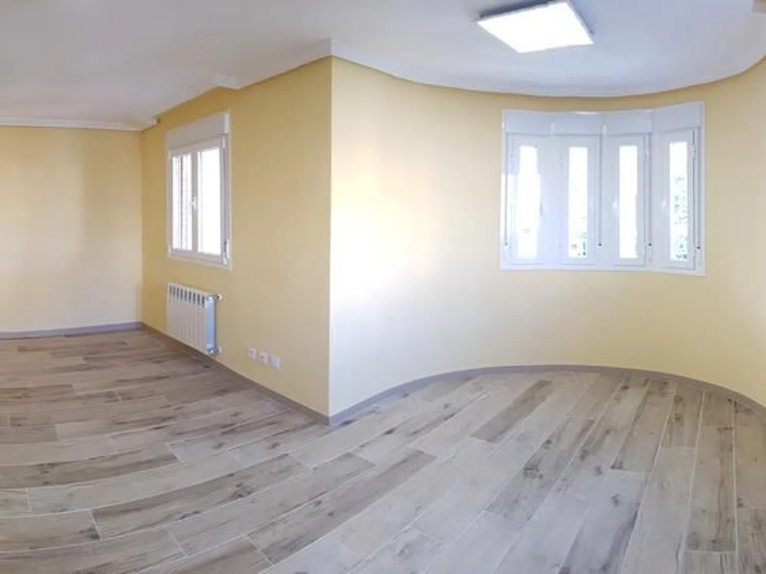 Chalet adosado en Ensanche - Foto 1