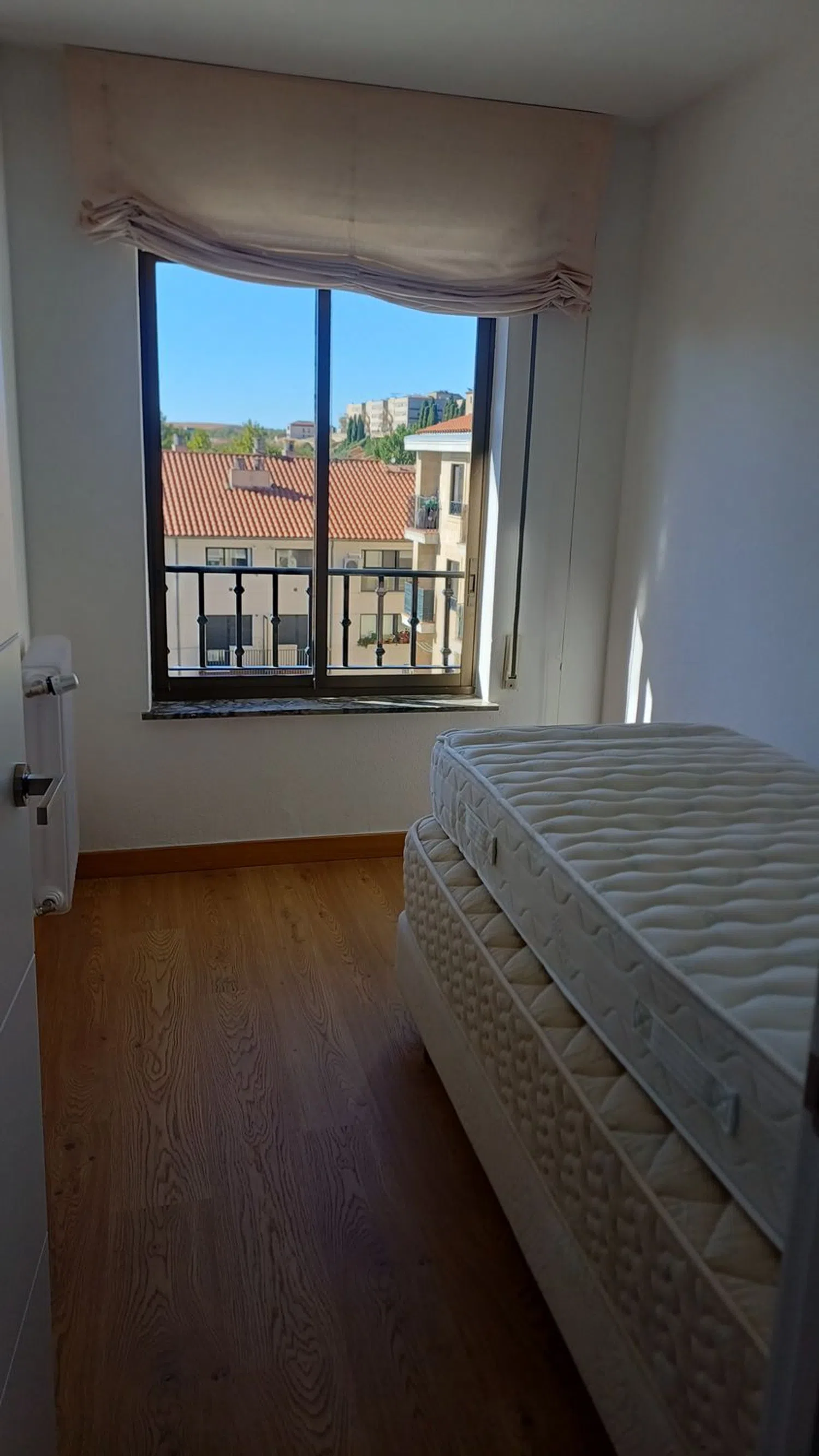 Piso en avenida de los Reyes de España, 26 - Foto 5
