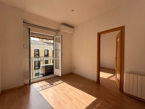 Piso en calle de Santa Feliciana, 19