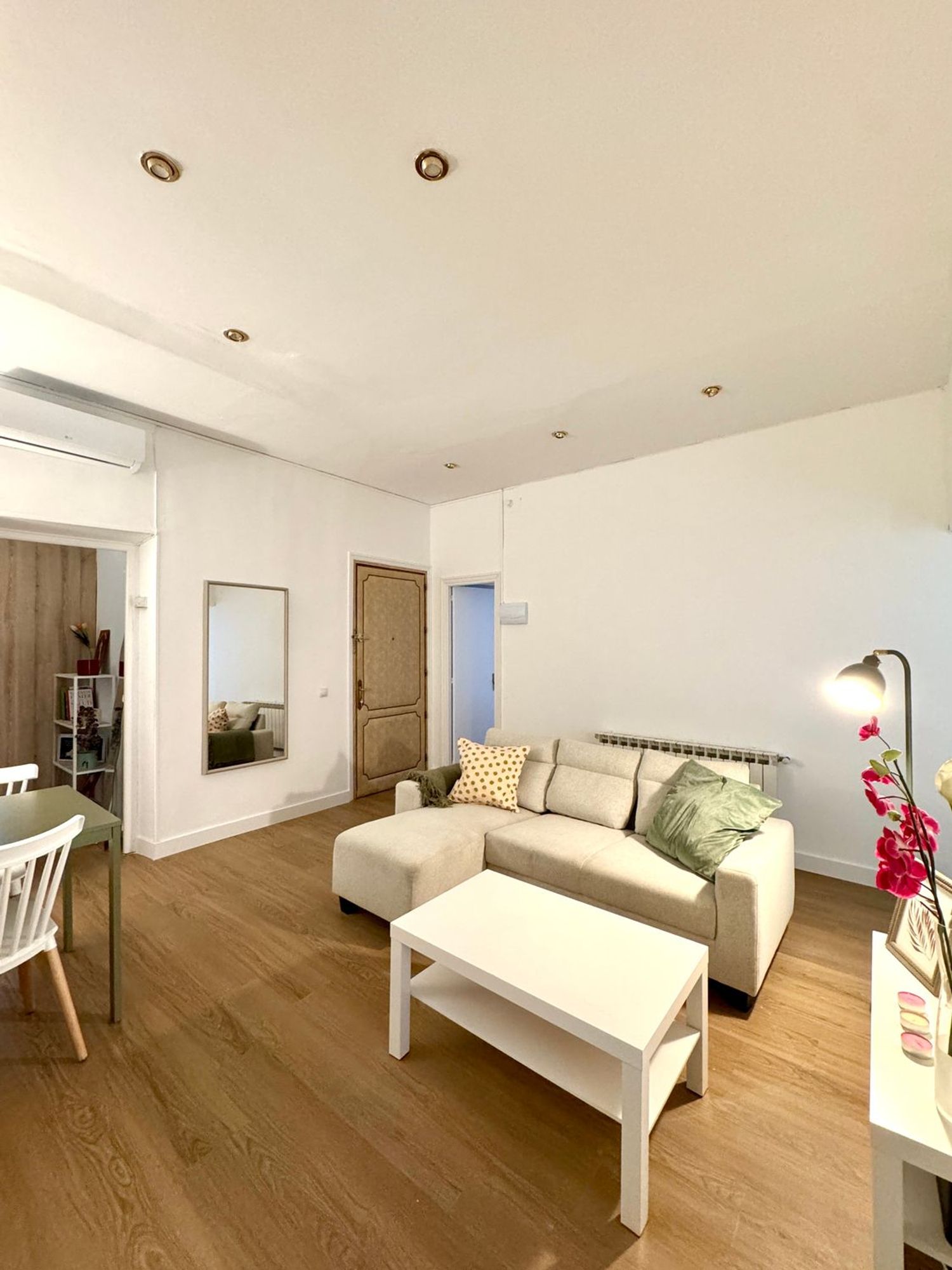 Piso en calle del Mesón de Paredes, 10 - Foto 7