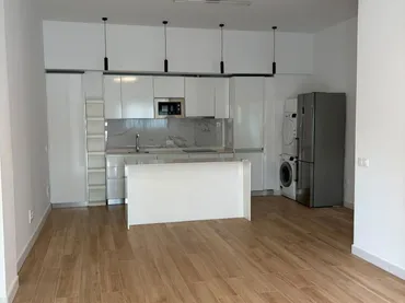 Apartamento en  Calle José María de Mena 9 - Foto 1