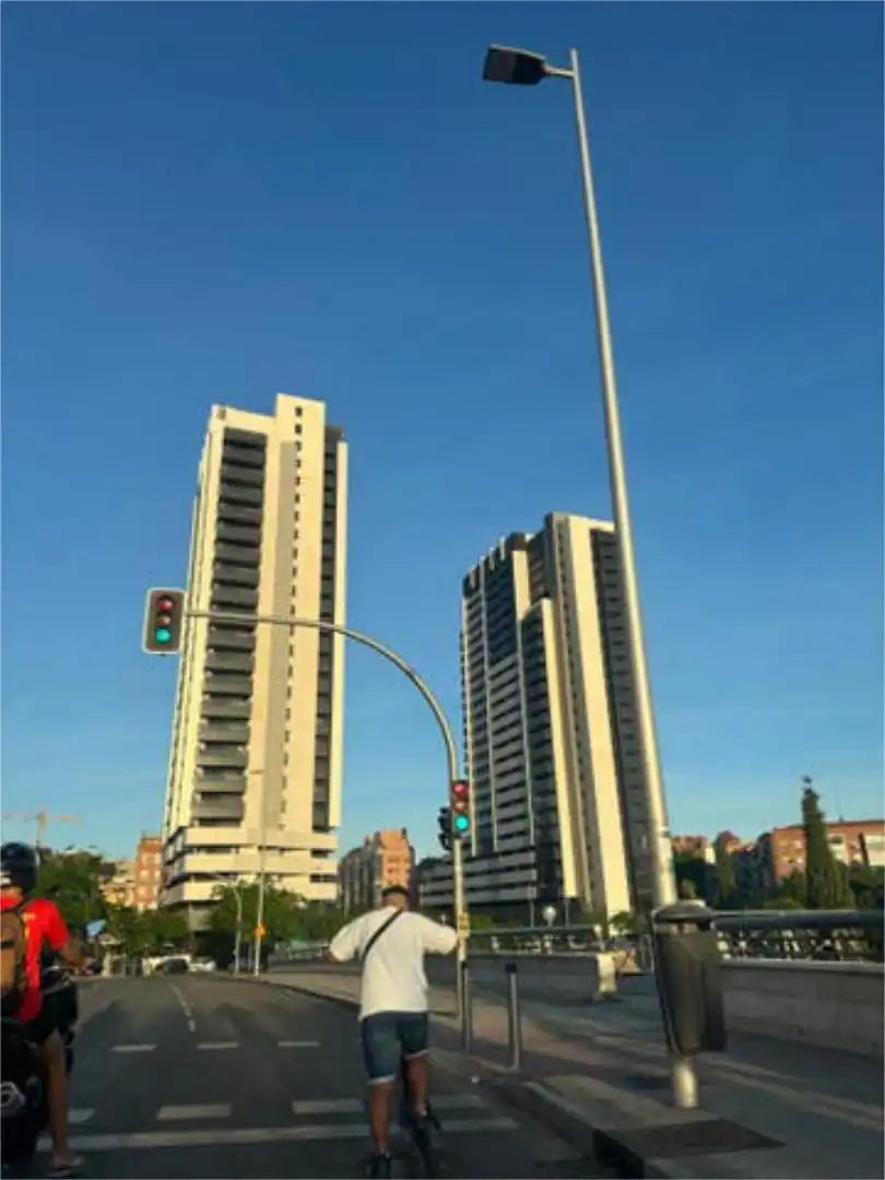 Local comercial en Tetuan - Foto 5
