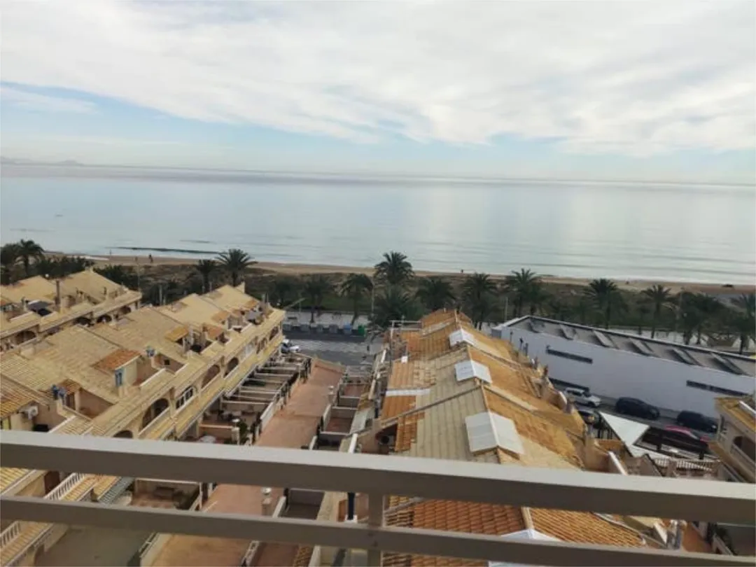 Ático en Primera linea de playa - Foto 8