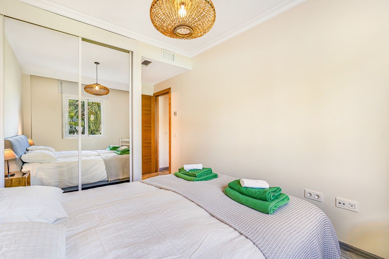 Piso en Calle San Joaquín, 46, La Carolina-Guadalpín - Foto 2