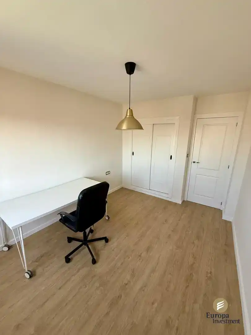 Piso en La Línea de la Concepción - Foto 10