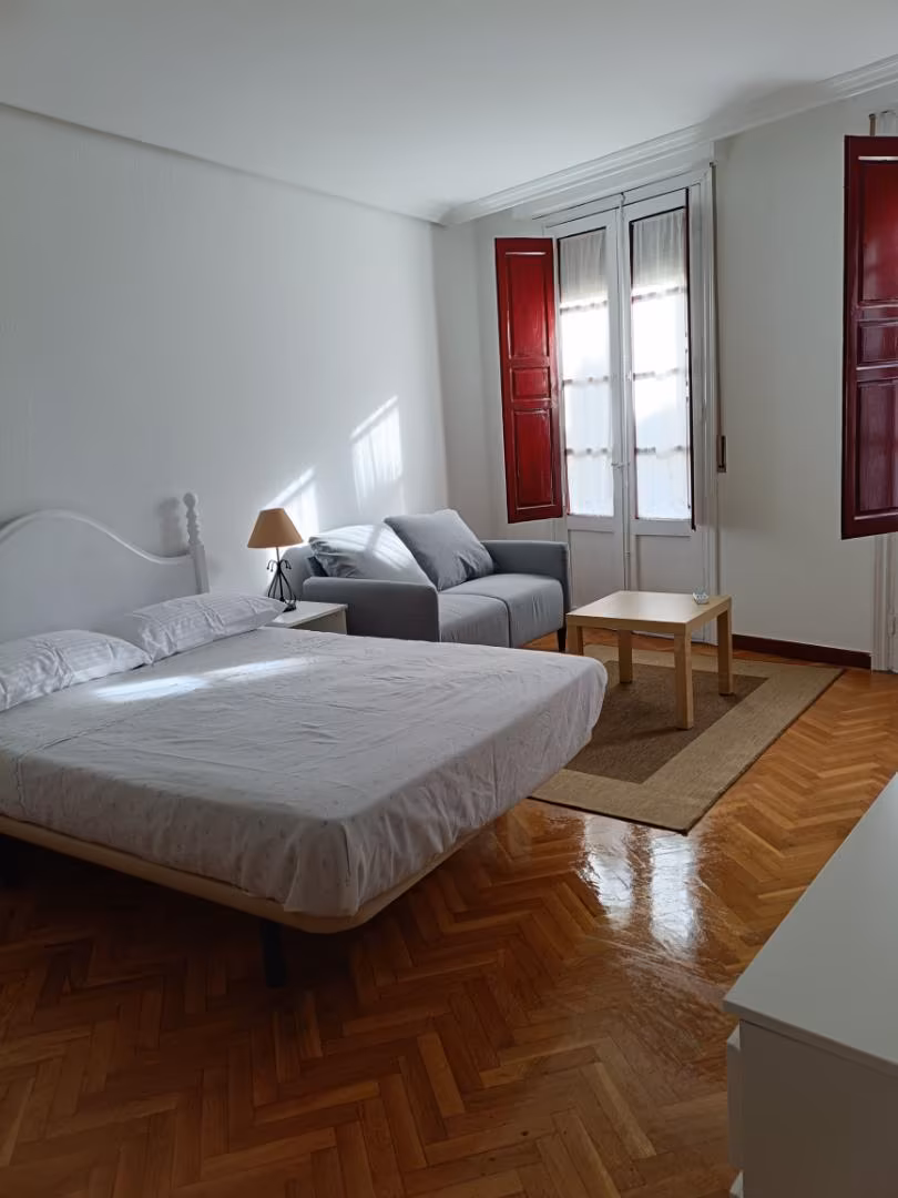 Apartamento en  Calle Meléndez 8 - Foto 2