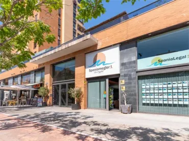 Local comercial en  Avenida del Doctor Jiménez Díaz 11 - Foto 1