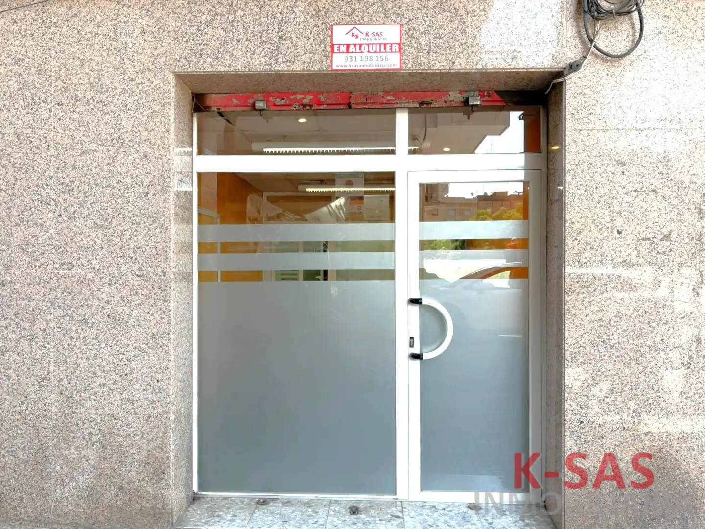 Local comercial en  Carrer de Llevant 82 - Foto 2