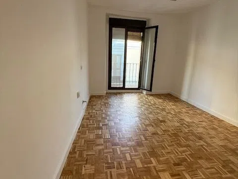 Piso en calle del León, 12