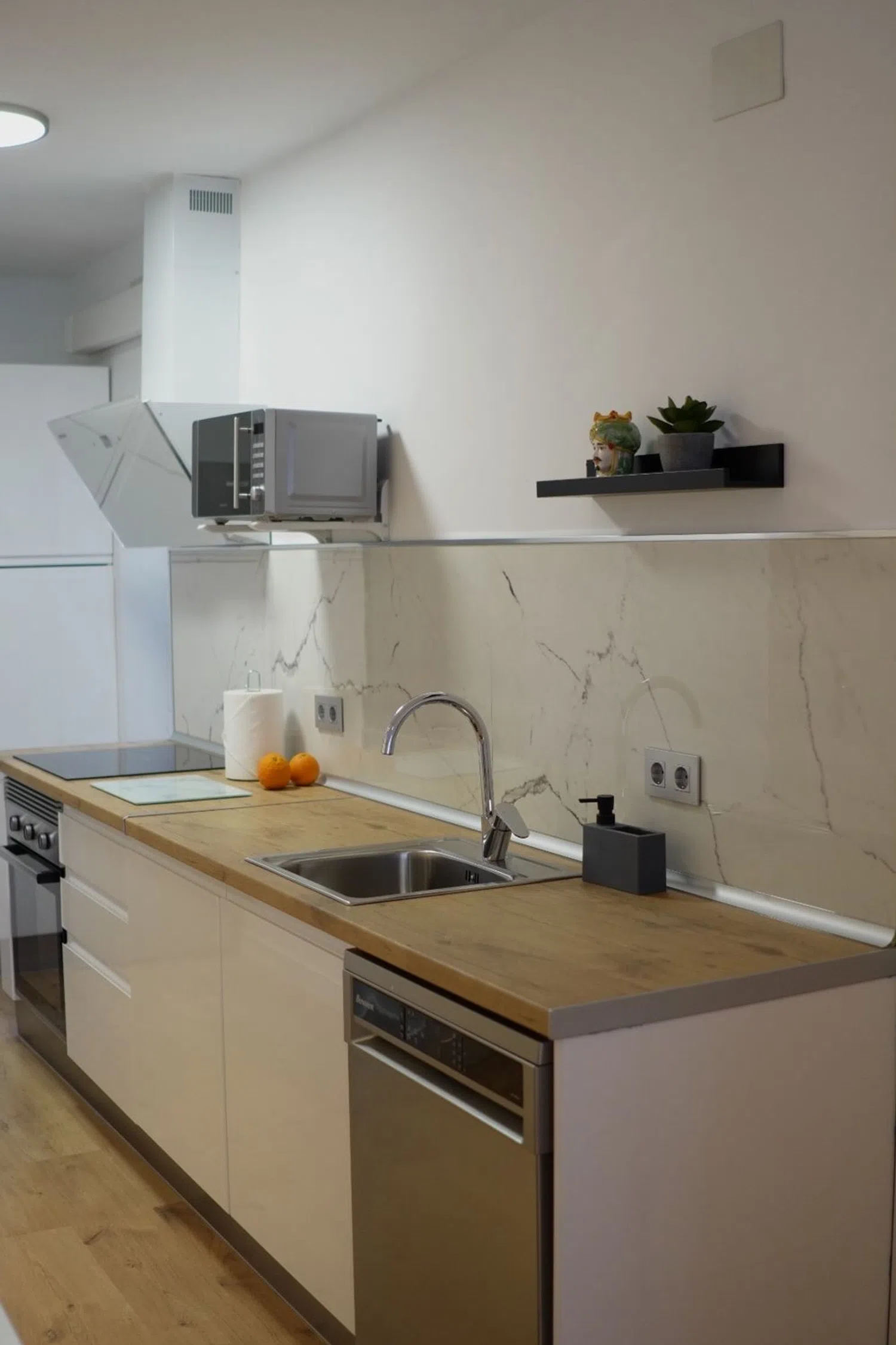 Piso en calle Higuera de la Sierra, 11 - Foto 4