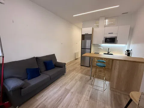 Estudio en calle Lucano, 38