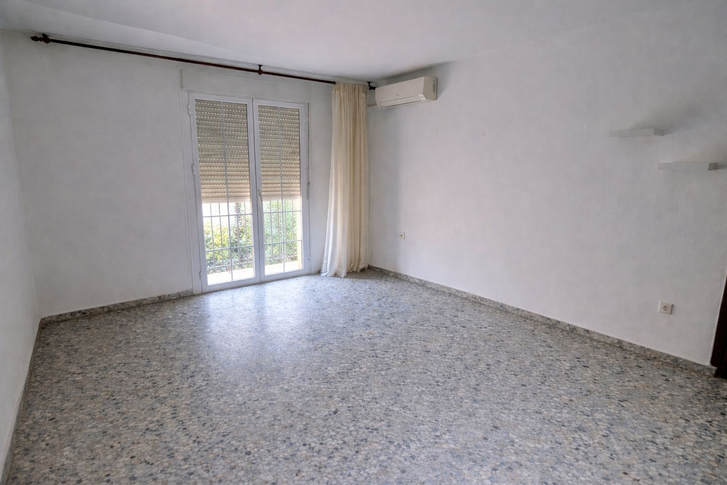 Piso en Barrio Calle Betis - Pagés del Corro - Foto 2