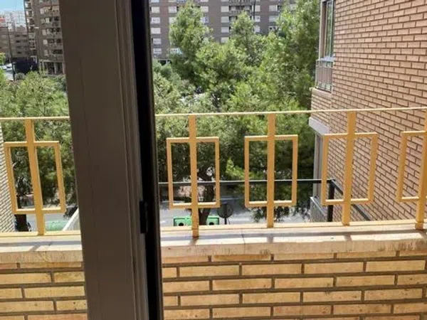 Piso en avenida de Cesáreo Alierta, 55 - Foto 4