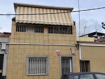Casa adosada en  Carrer de Monteixo 52 - Foto 1