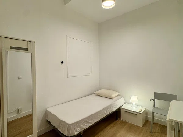 Piso en calle del Mesón de Paredes, 10 - Foto 5