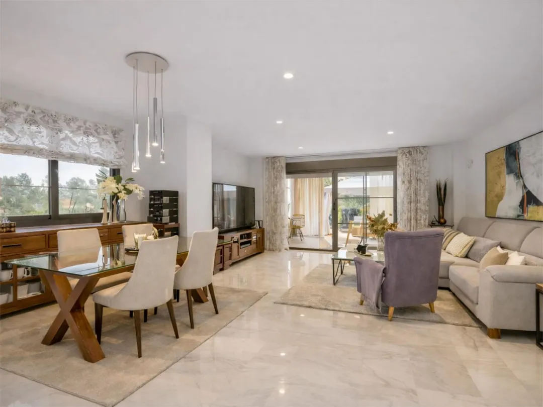 Casa adosada en  Carrer Lisboa 5 - Foto 5